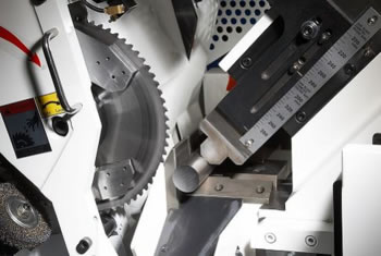 Precision saw cutting machine